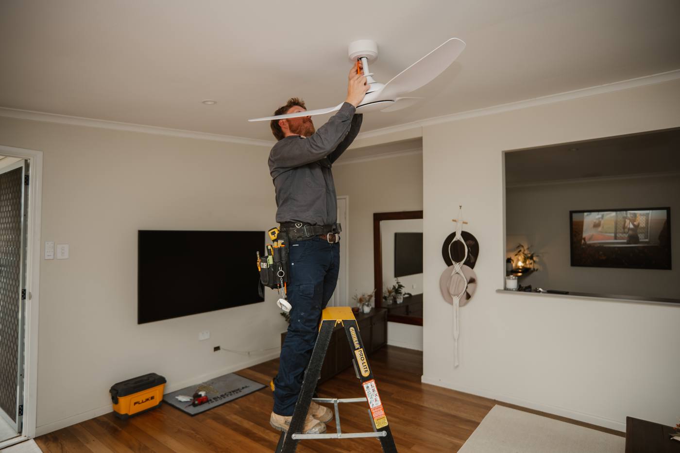 Ceiling fan installation in a living room
